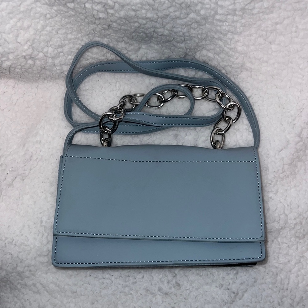 👜Women’s Luxury Light Blue Crossbody Bag with a Regular & Chain Strap ~ NWT